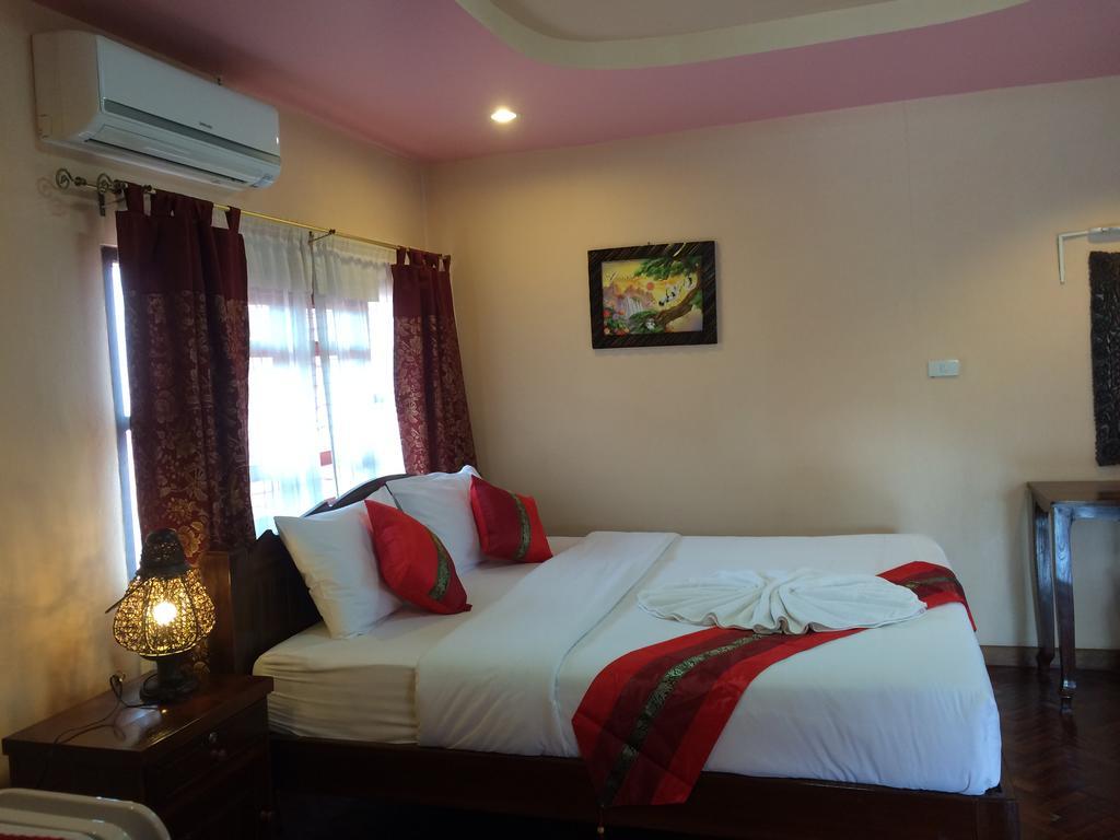 Chok-Wasana Guest House Mae Sariang Zewnętrze zdjęcie